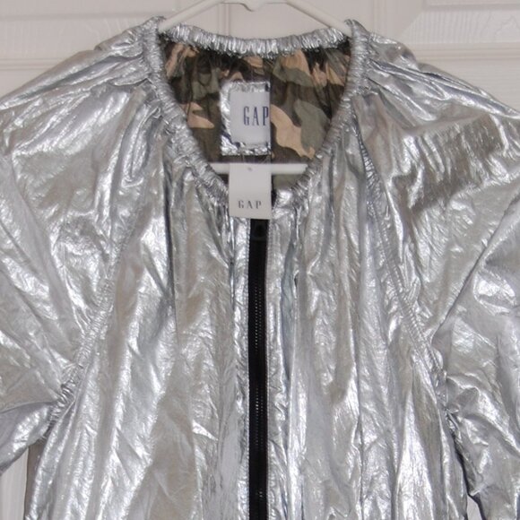 NWT GAP Women Size M, Metallic Parachute Lightweight Parka, Silver - Picture 8 of 11